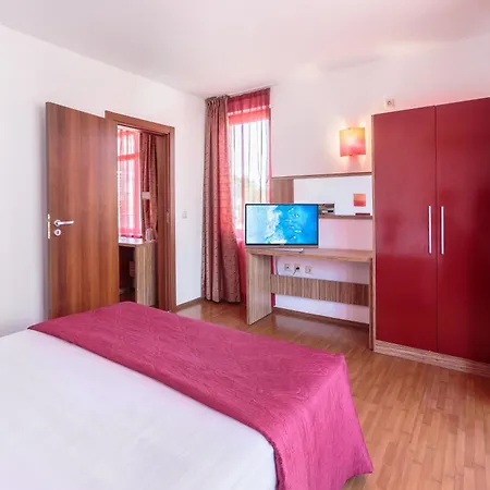 Apolis Hotell